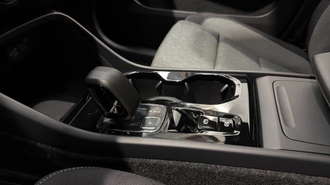 Volvo XC40 B3 G Plus Dark Auto 120 kW (163 CV)