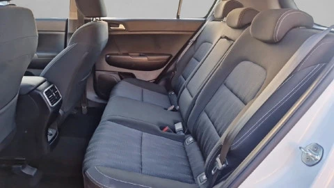Kia Sportage 1.6 MHEV Business 100kW (136CV) 4x4