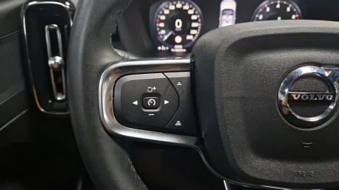 Volvo XC40 1.5 T2 Essential Auto