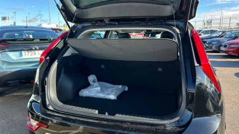 Kia Niro 1.6 GDi HEV 95kW (129CV) Drive