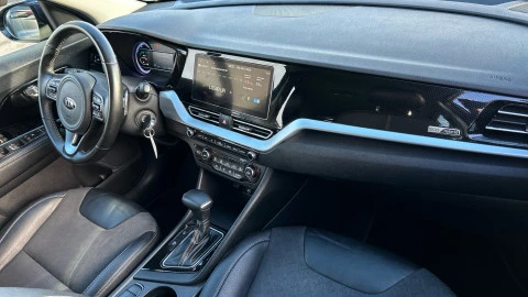 Kia Niro 1.6 GDi HEV 104kW (141CV) Drive