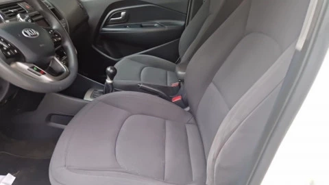 Kia Rio 1.2 CVVT 85cv Concept
