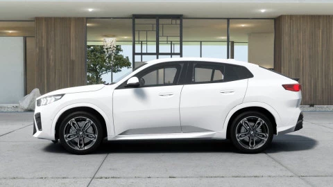 BMW iX2 eDrive20