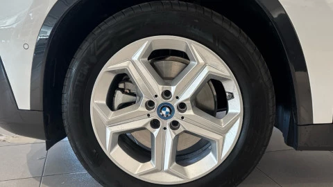BMW Serie iX1 30 xDrive xLine