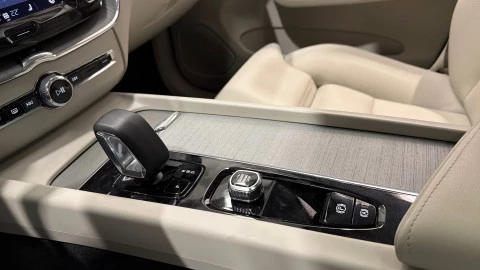 Volvo XC60 T6 Recharge Plus Dark AWD Auto 257 kW (350 CV)