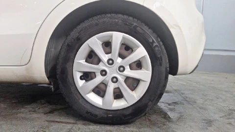 Kia Rio 1.2 CVVT 85cv Concept