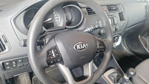 Kia Rio 1.2 CVVT 85cv Concept