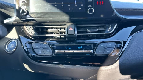 Toyota C-HR 2.0 180H Advance