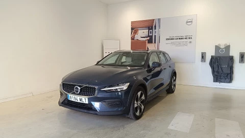 Volvo V60 Cross Country 2.0 B4 (D) AWD Cross Country Plus Auto
