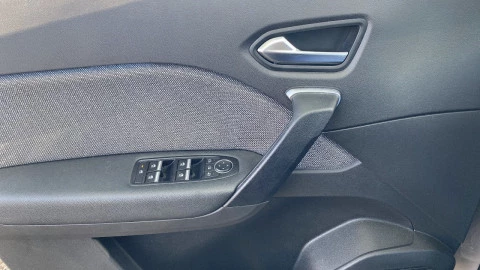 Renault Captur techno Eco-G 100cv (74 kW)
