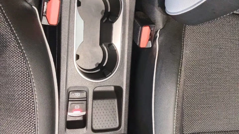Renault Captur Fast Track E-TECH PHEV 160cv