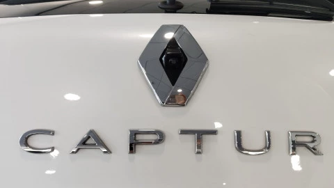 Renault Captur Fast Track E-TECH PHEV 160cv