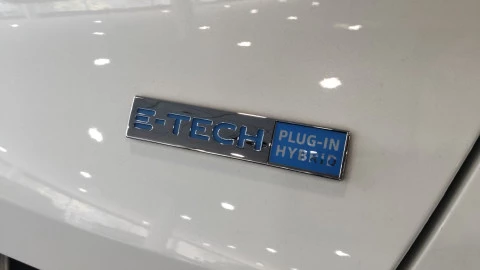 Renault Captur Fast Track E-TECH PHEV 160cv