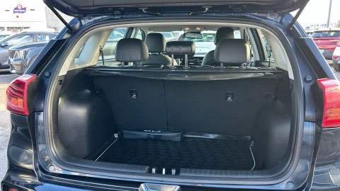 Kia Niro 1.6 GDi HEV 104kW (141CV) Drive