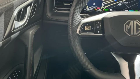 MG HS 1.5T PLUG IN HYBRID LUXURY