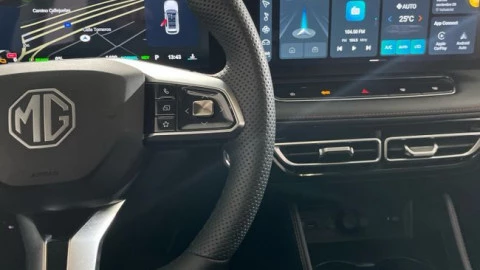 MG HS 1.5T PLUG IN HYBRID LUXURY