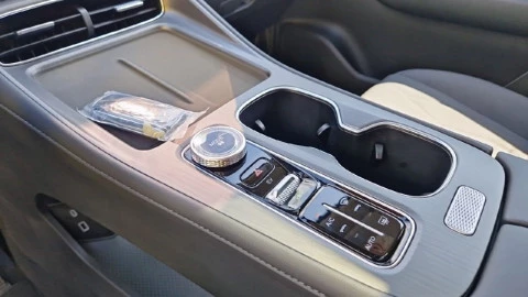 EBRO S800 1.5 TGDI PHEV Luxury E-CVT