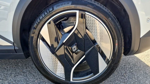 Renault Scenic E-Tech Iconic 160 kW (220CV) gran autonomía