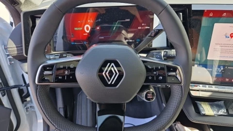 Renault Scenic E-Tech Iconic 160 kW (220CV) gran autonomía