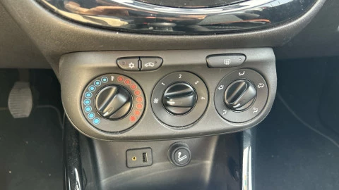 Opel Corsa 1.4 Selective 90 CV