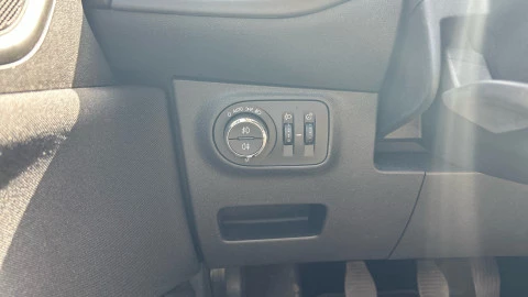 Opel Corsa 1.4 Selective 90 CV