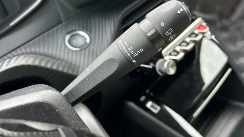 Peugeot 208 Allure Puretech 100