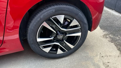 Peugeot 208 Allure Puretech 100
