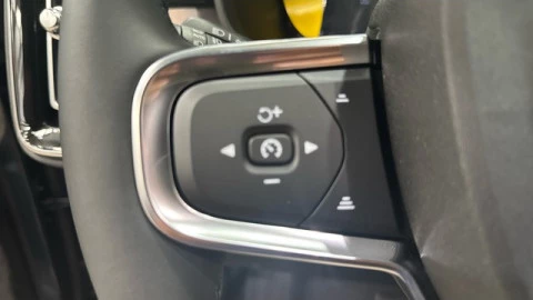 Volvo XC40 B3 G Core Auto 120 kW (163 CV)