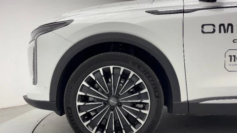 Omoda 9 OMODA 9 1.5 TGDI SHS PREMIUM DHT 5P