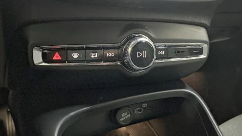 Volvo XC40 2.0 B3 G Core Auto