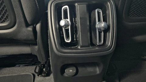 Volvo XC40 2.0 B3 G Core Auto