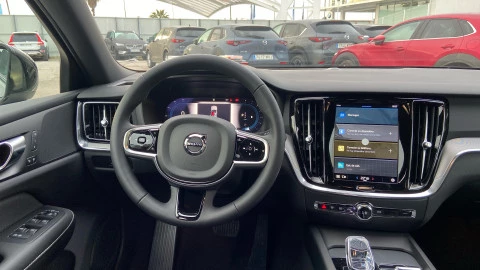 Volvo S60 B4(G) FWD Plus Dark Auto