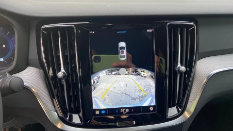 Volvo S60 B4(G) FWD Plus Dark Auto