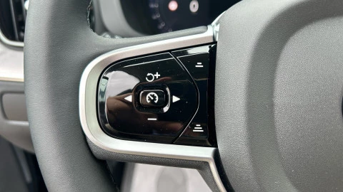 Volvo XC60 B5 G MHEV Core AWD Auto 184 kW (250 CV)