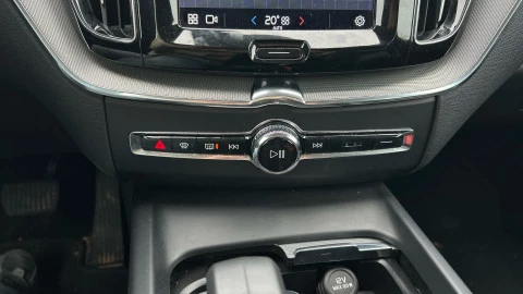 Volvo XC60 2.0 B4 G Plus Bright Auto