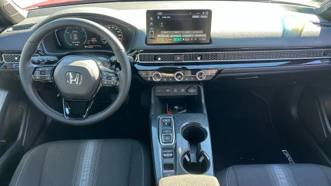 Honda Civic 2.0 i-MMD Elegance CVT