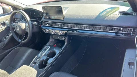 Honda Civic 2.0 i-MMD Elegance CVT