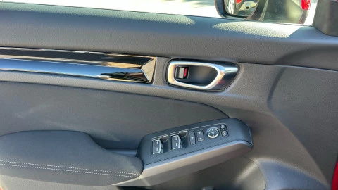 Honda Civic 2.0 i-MMD Elegance CVT