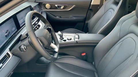 EBRO S700 1.6 TGDI Luxury 7 DCT