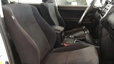 Toyota Land Cruiser 2.8 D-4D GX