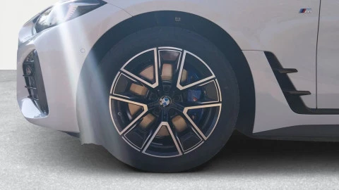 BMW i4 EDRIVE35