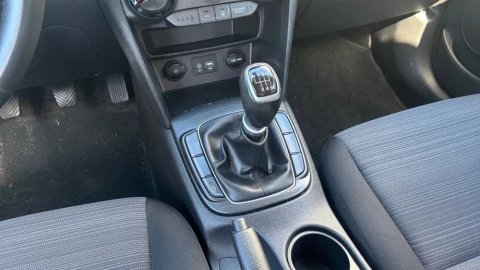 Hyundai Kona Essence 2WD