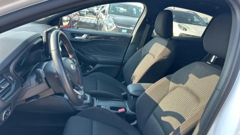 Ford Focus 1.0 Ecoboost MHEV 114kW ST-Line Auto