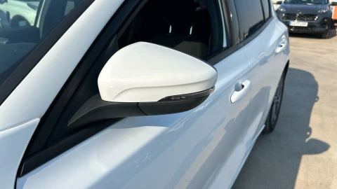Ford Focus 1.0 Ecoboost MHEV 114kW ST-Line Auto