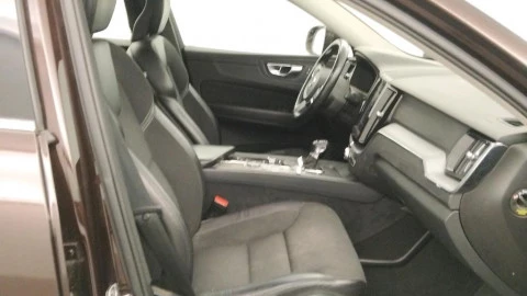 Volvo XC60 2.0 D4 Business Plus Auto