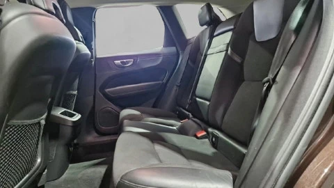 Volvo XC60 2.0 D4 Business Plus Auto