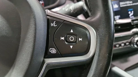 Volvo XC60 2.0 D4 Business Plus Auto