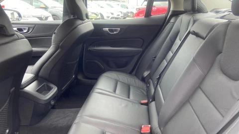 Volvo S60 B4(G) FWD Plus Dark Auto