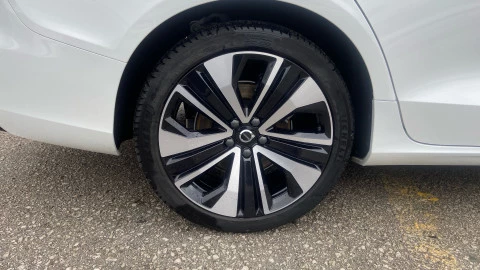 Volvo S60 B4(G) FWD Plus Dark Auto