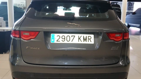 Jaguar F-Pace 2.0L i4D RWD Manual Prestige